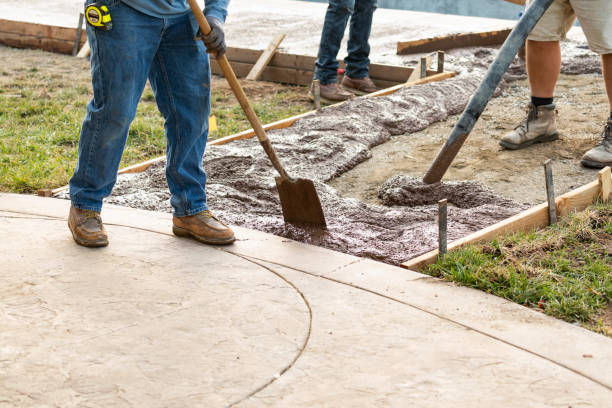 Best Concrete Pool Decks in Corsicana, TX